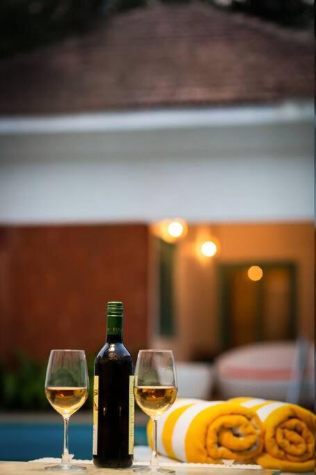 White Banyan Beach Villa, Candolim By The Acacia Villas Bagian luar foto