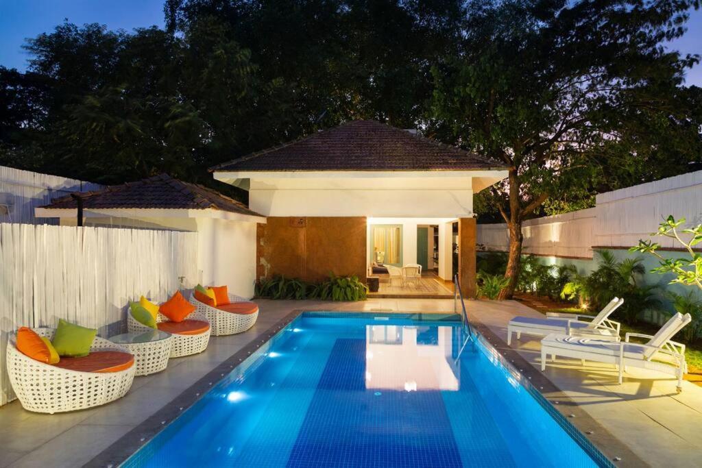 White Banyan Beach Villa, Candolim By The Acacia Villas Bagian luar foto