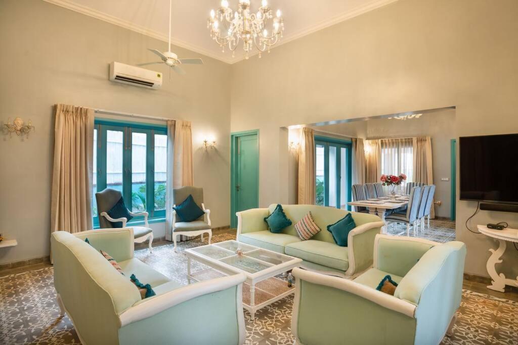 White Banyan Beach Villa, Candolim By The Acacia Villas Bagian luar foto